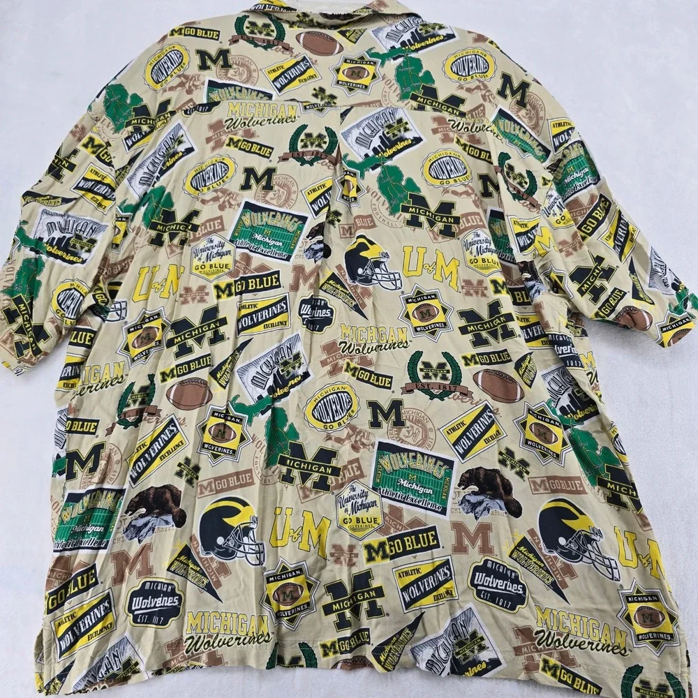 Lee Sport Button Up Mens 2XL Button Up Beige Michigan Wolverines All Over Print - Picture 6 of 8